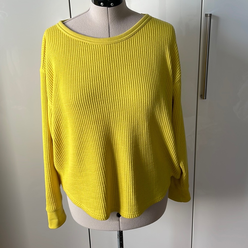 GAP Top with Long Sleeves in Yellow Size-XL